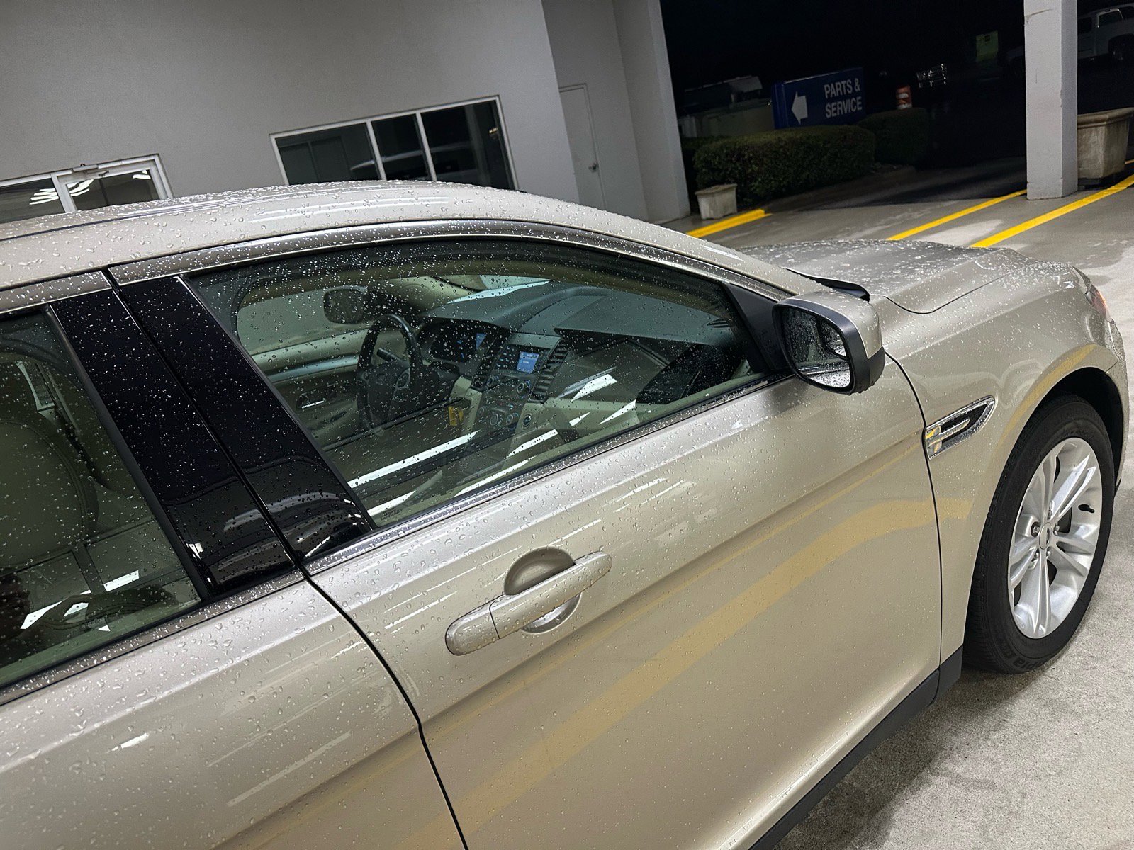 Used 2018 Ford Taurus SEL image 9