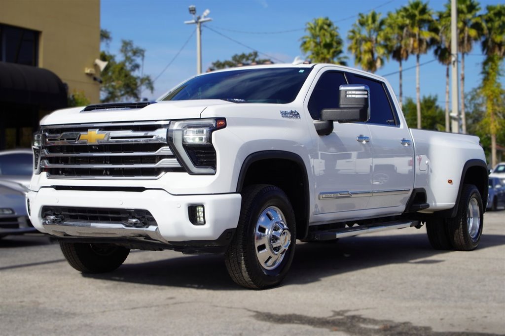 Used 2024 Chevrolet Silverado 3500 High Country w/ Technology Package image 16