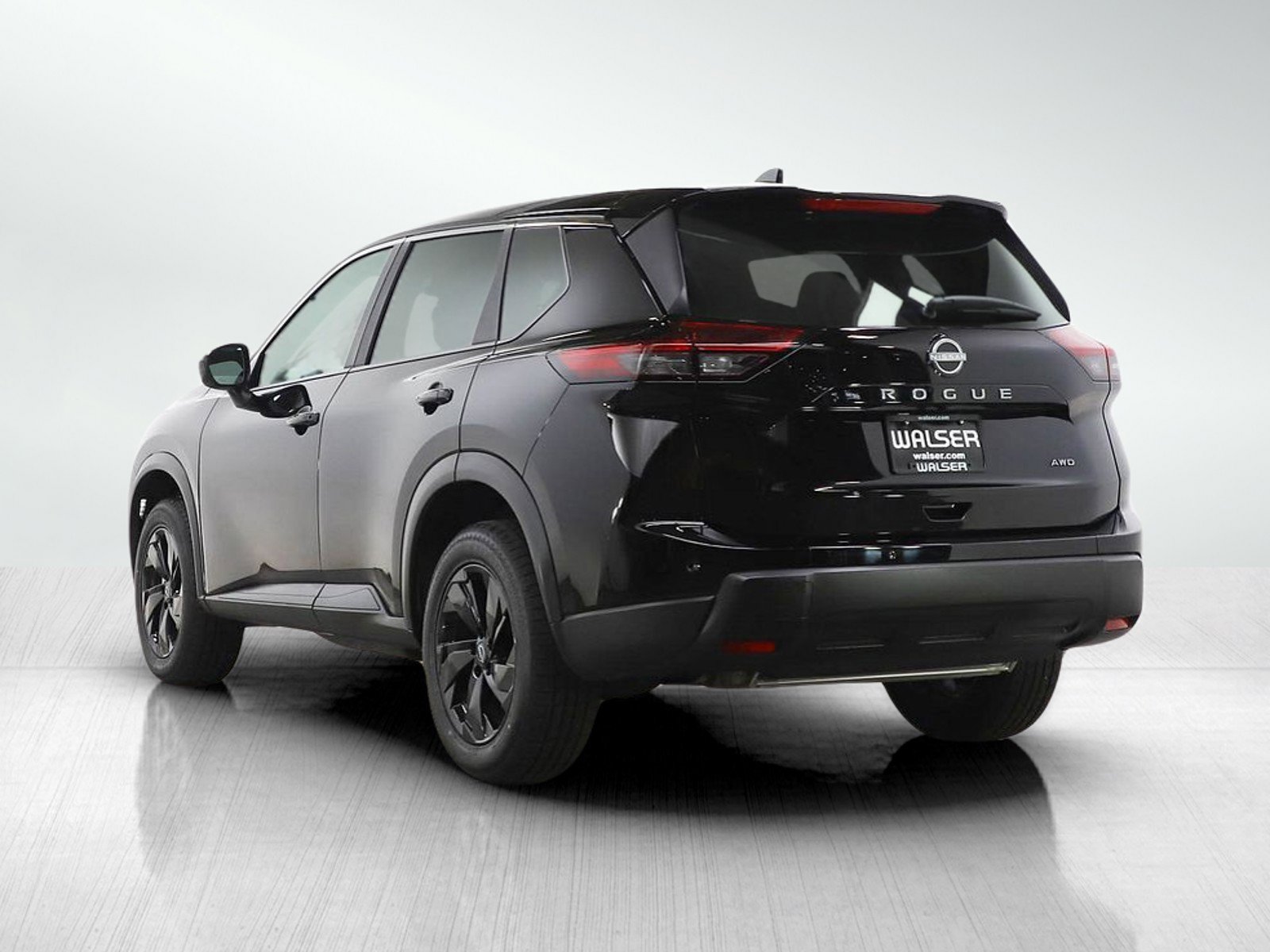 Used 2025 Nissan Rogue SV image 3