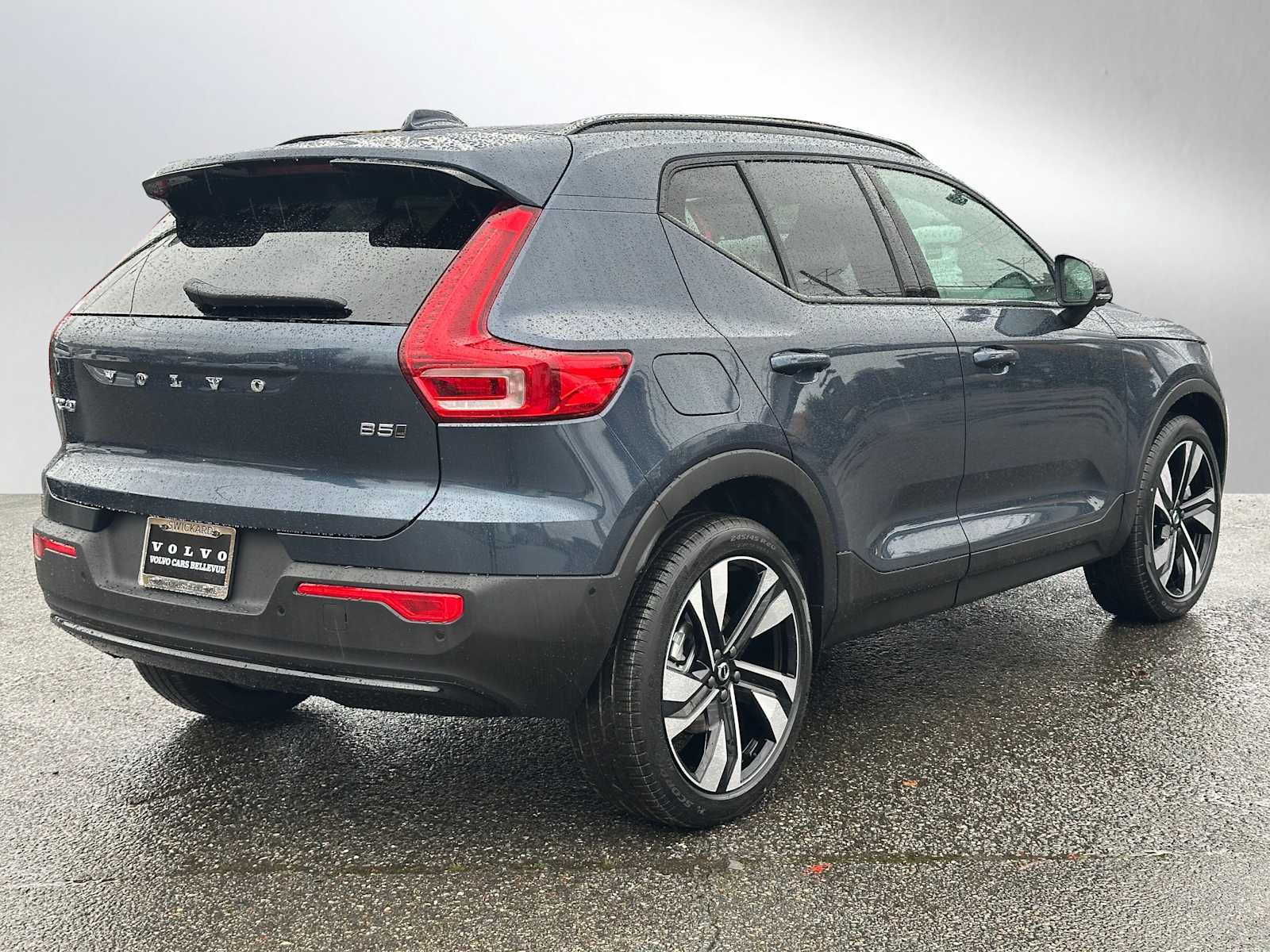New 2026 Volvo XC40 B5 Ultra w/ Climate Package AWD/4WD image 3