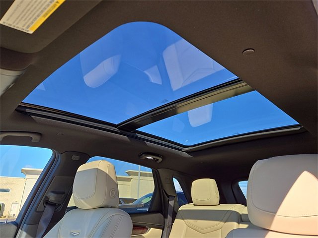 Used 2017 Cadillac XT5 Luxury w/ Driver Awareness Package image 14