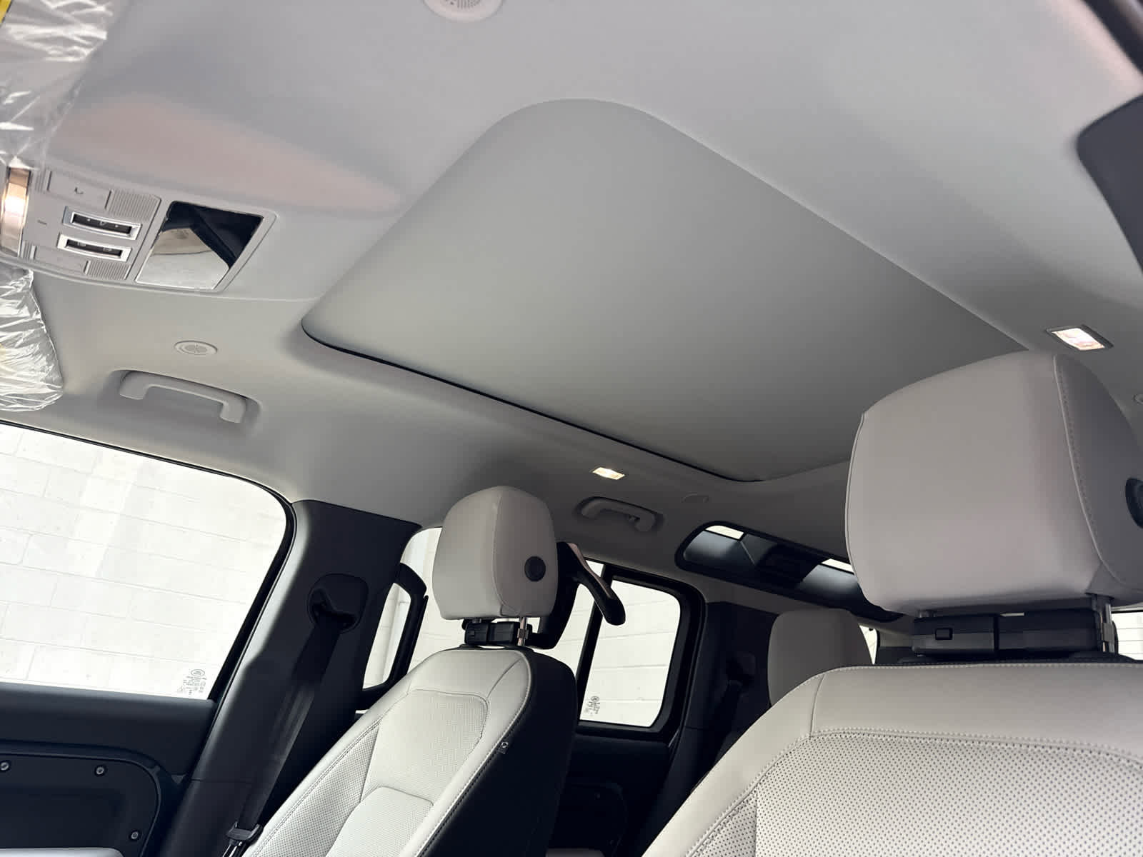 Used 2026 Land Rover Defender 110 S image 11