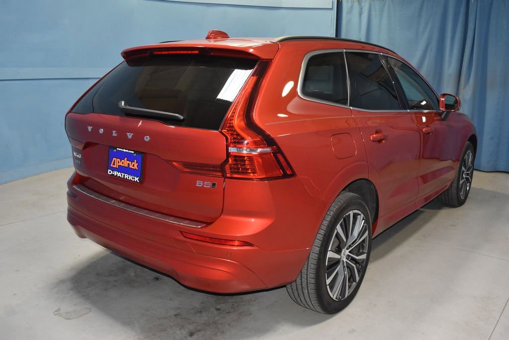 Used 2022 Volvo XC60 B5 Momentum image 25