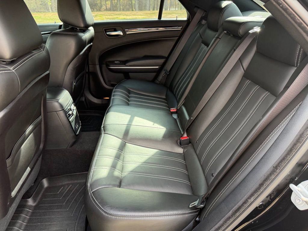 Used 2019 Chrysler 300 S image 13