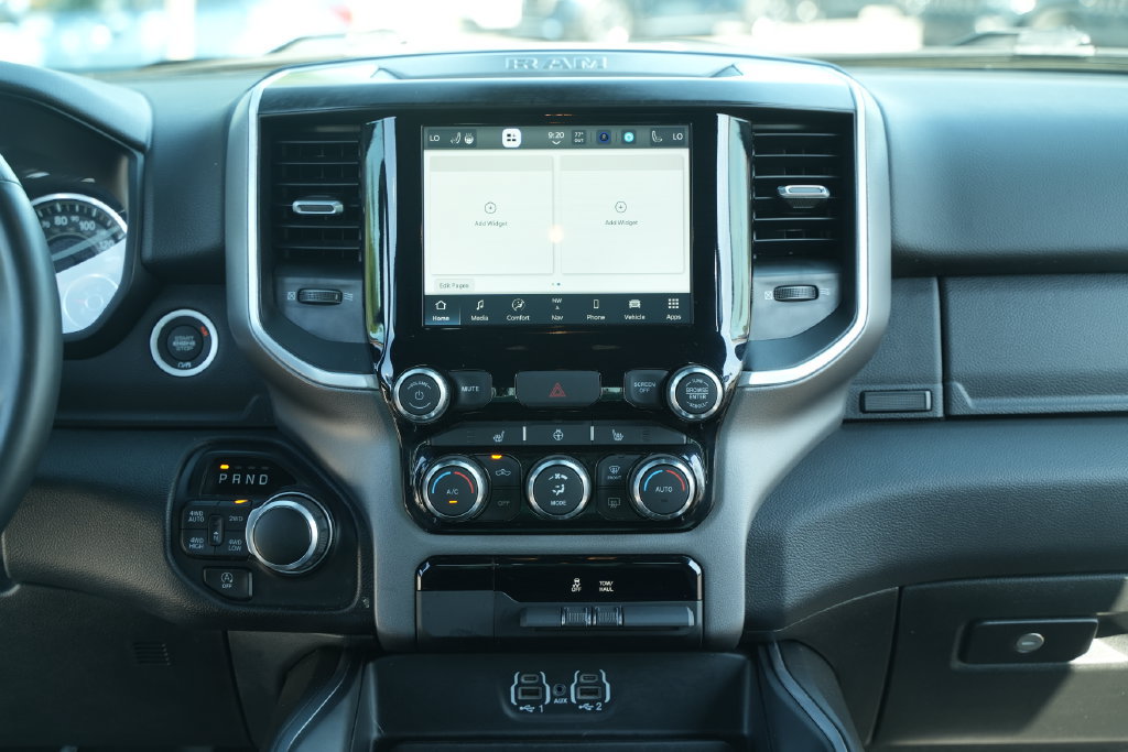 Used 2024 RAM 1500 Big Horn AWD/4WD image 30