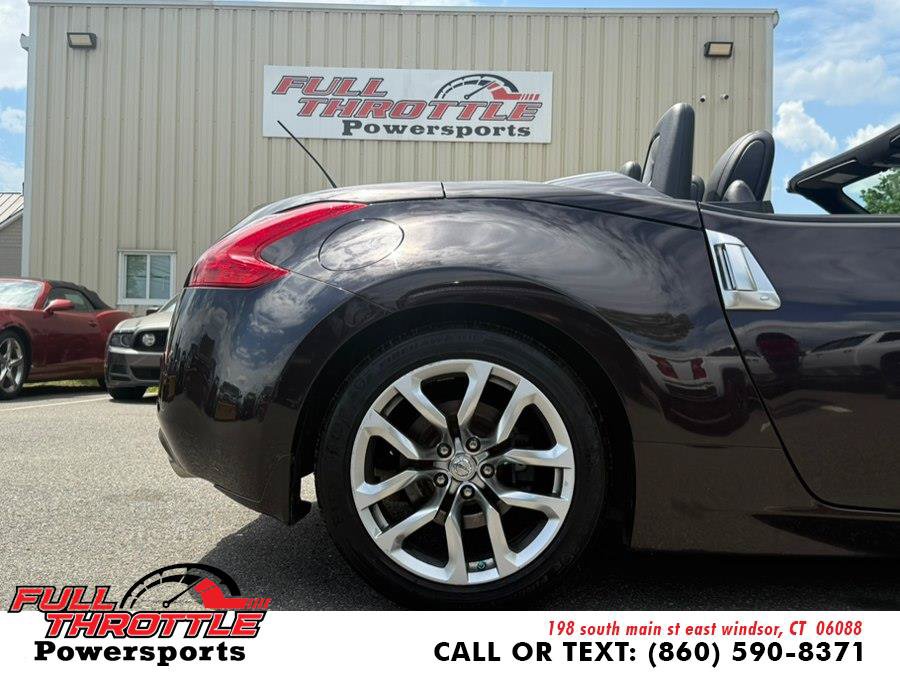 Used 2010 Nissan 370Z Touring RWD image 22
