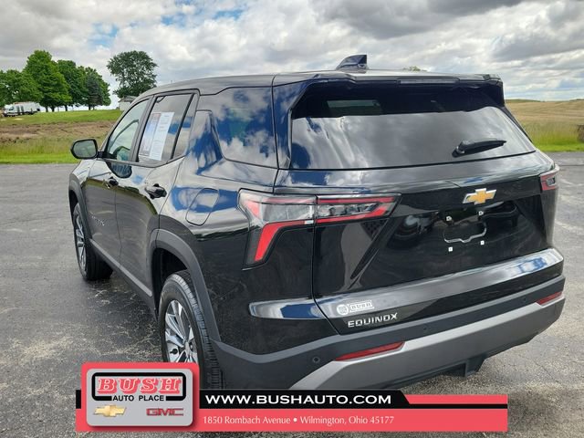 Used 2026 Chevrolet Equinox LT w/ Convenience Package II FWD image 3