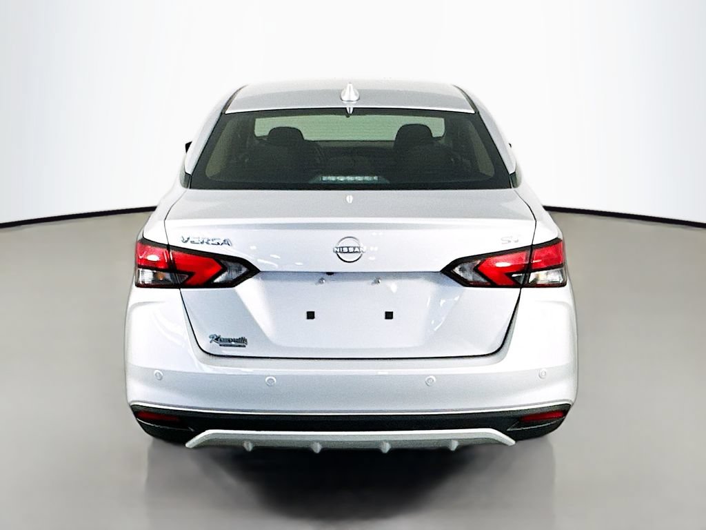 Used 2023 Nissan Versa SV FWD image 6