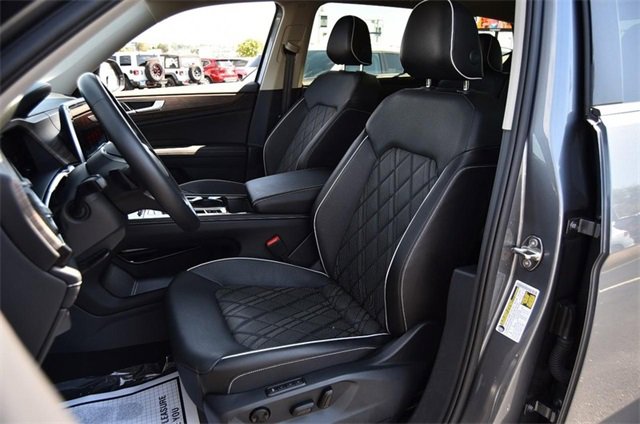 Used 2024 Volkswagen Atlas SEL Premium R-Line image 19