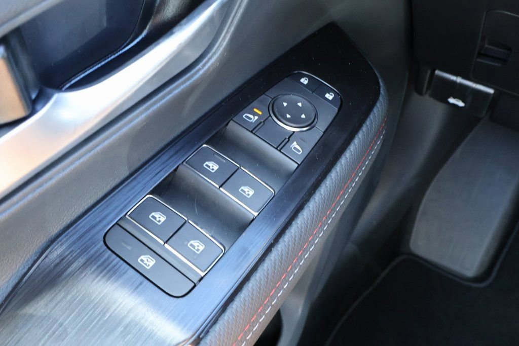 New 2026 Nissan Kicks SR image 14