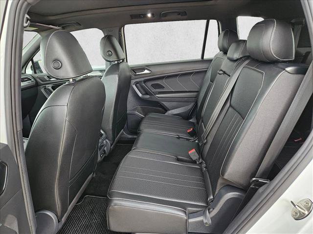 Used 2023 Volkswagen Tiguan SE R-Line FWD image 20