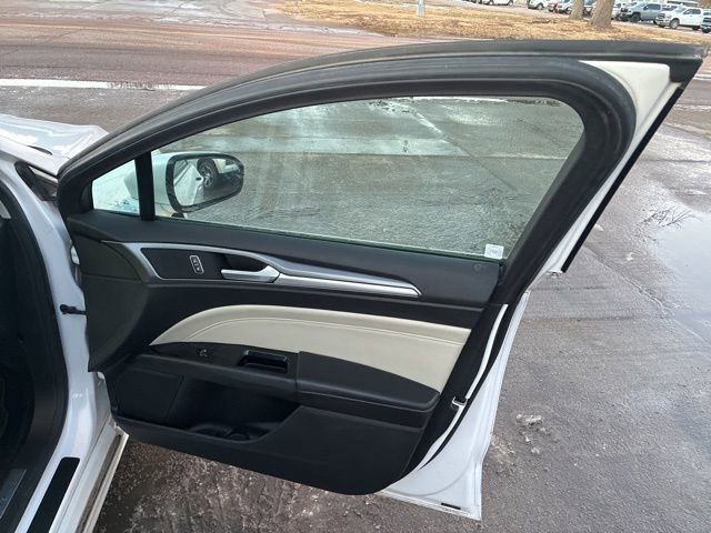 Used 2015 Ford Fusion Titanium FWD image 25