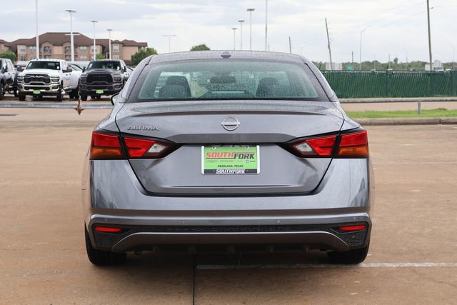 Used 2025 Nissan Altima 2.5 SV FWD image 5
