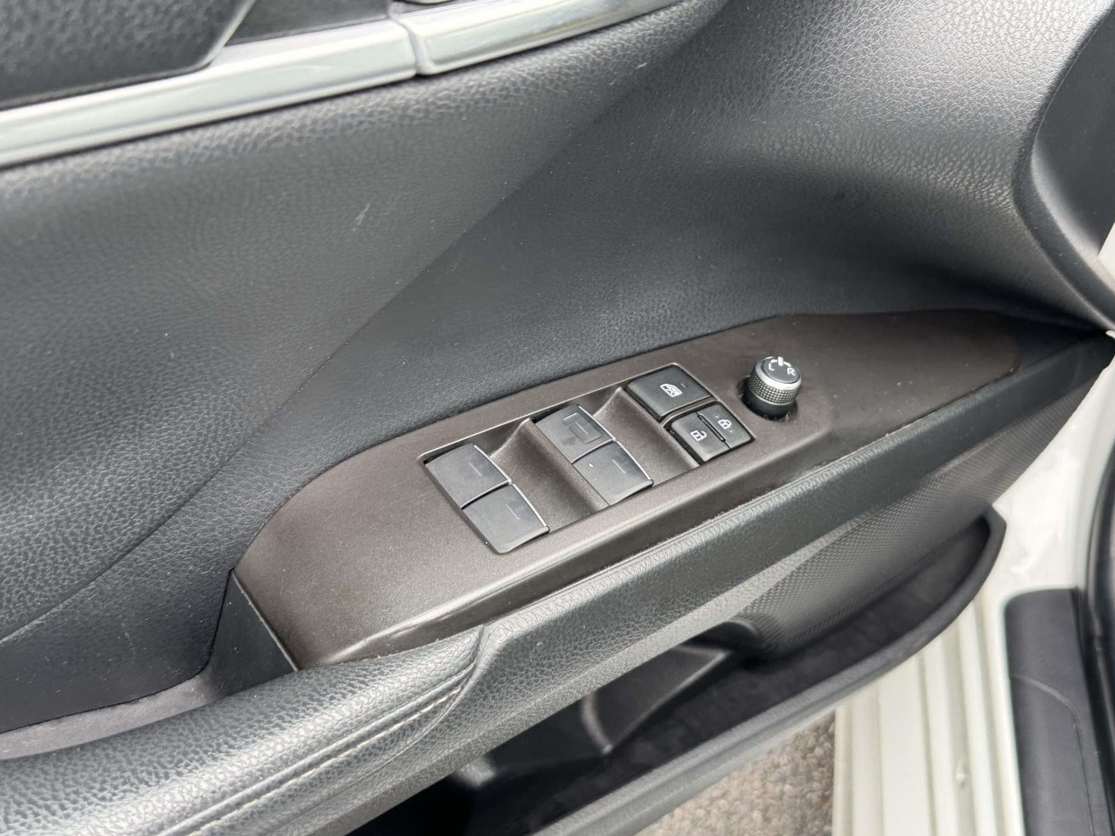 Used 2023 Toyota Camry XSE FWD image 29