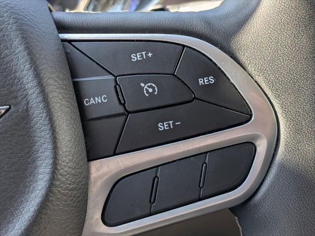 Certified 2023 Chrysler Voyager LX FWD image 17