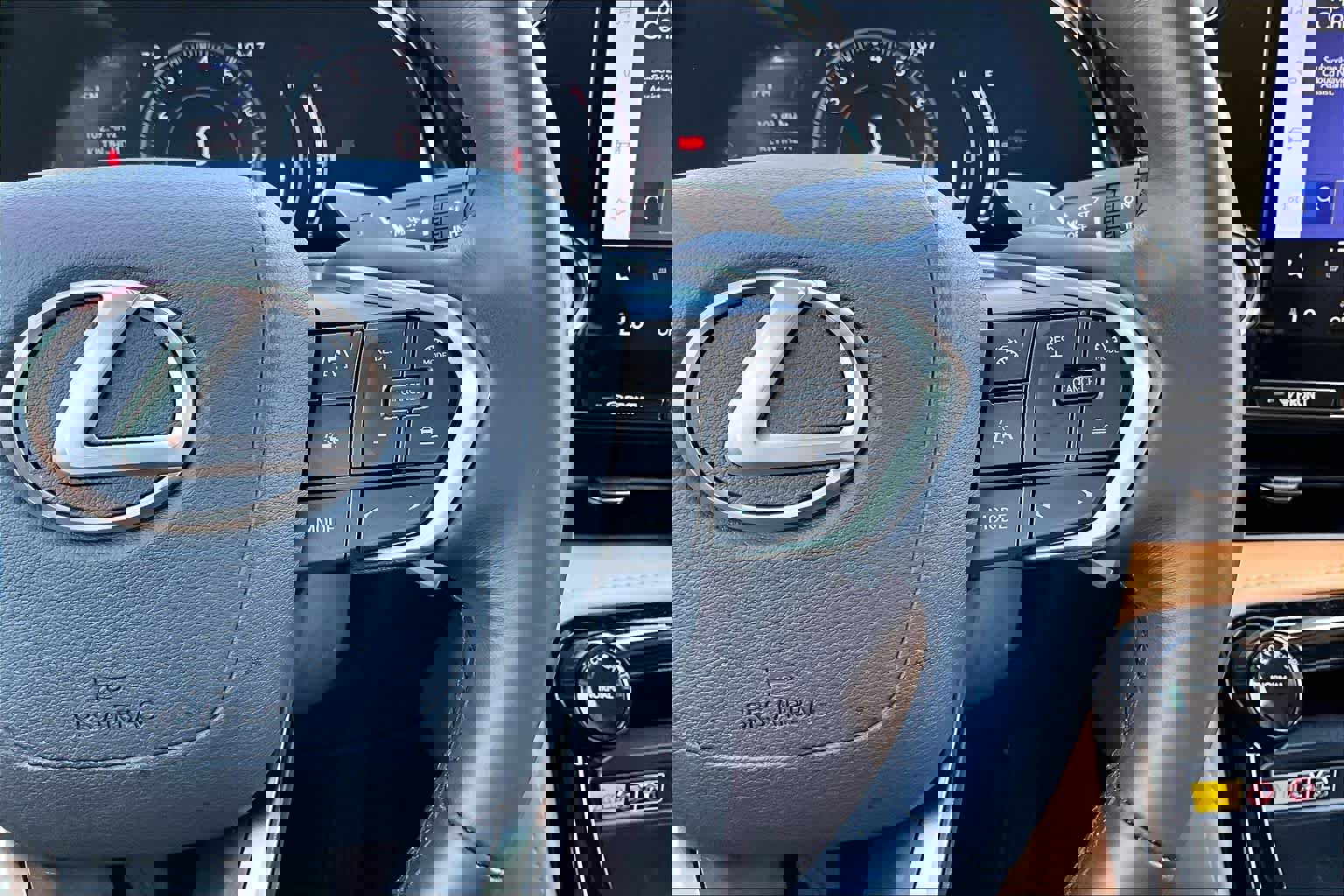 Used 2025 Lexus NX 250 FWD w/ Accessory Package (Z1) image 25