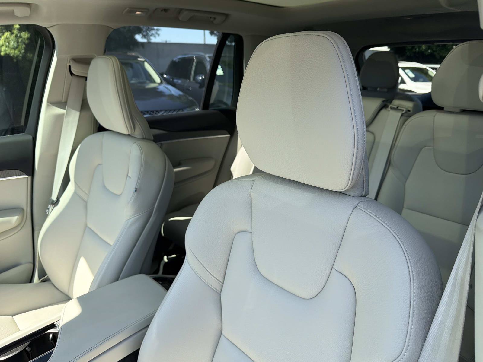 Certified 2025 Volvo XC90 T8 Plus w/ Protection Package Premier AWD/4WD image 19
