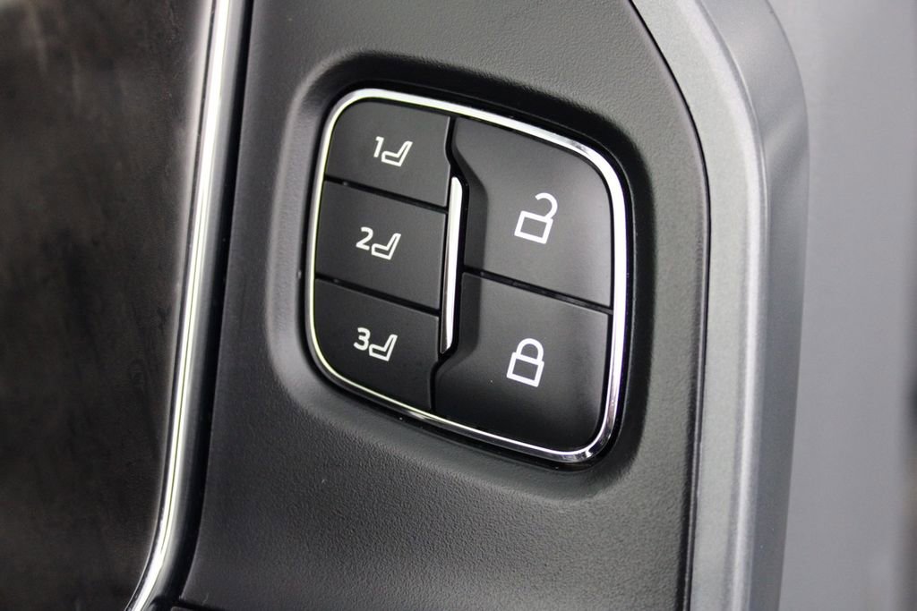 Used 2023 Ford F150 Lariat w/ Trailer Tow Package image 14