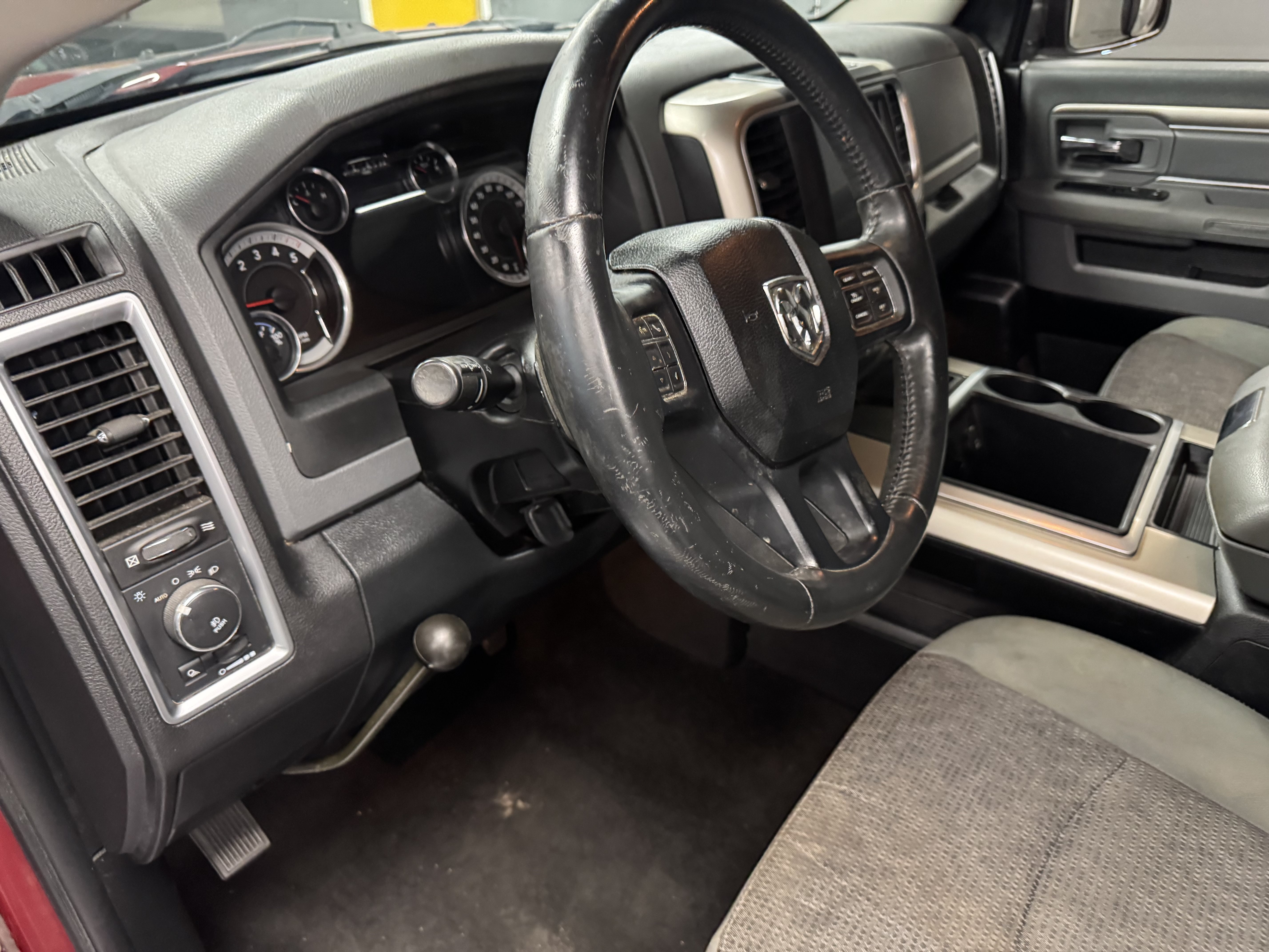 Used 2015 RAM 1500 Lone Star AWD/4WD image 8