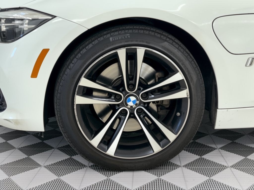 Used 2018 BMW 330e w/ Convenience Package RWD image 10