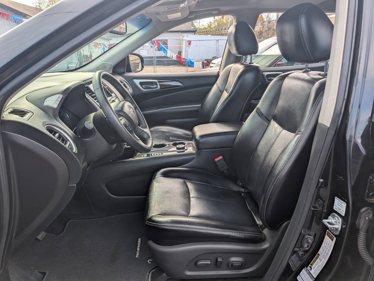 Used 2014 Nissan Pathfinder SL w/ SL Premium Package AWD/4WD image 9