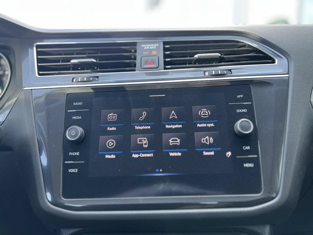 Used 2021 Volkswagen Tiguan SEL AWD/4WD image 23