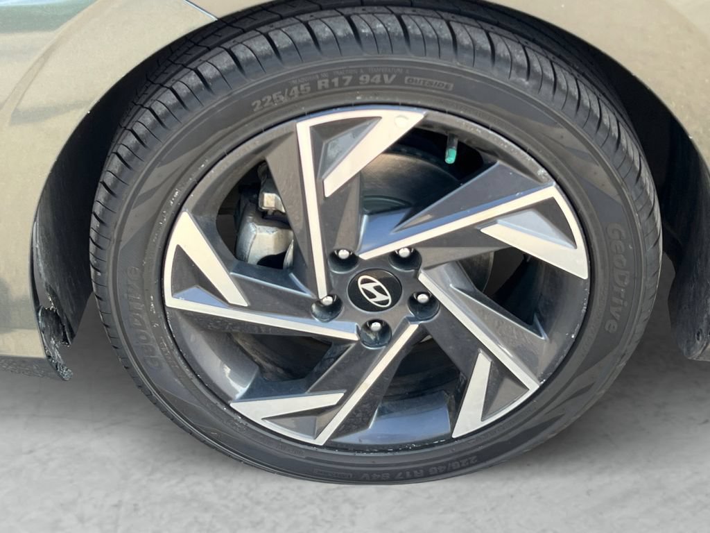 Used 2024 Hyundai Elantra Limited FWD image 23