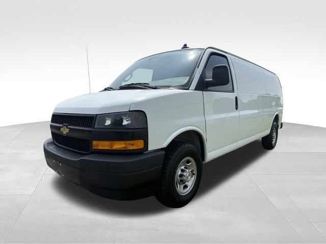 Used 2023 Chevrolet Express 2500 Extended RWD image 9