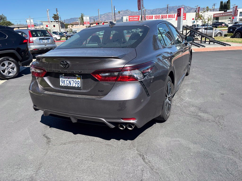 Used 2024 Toyota Camry SE FWD image 4