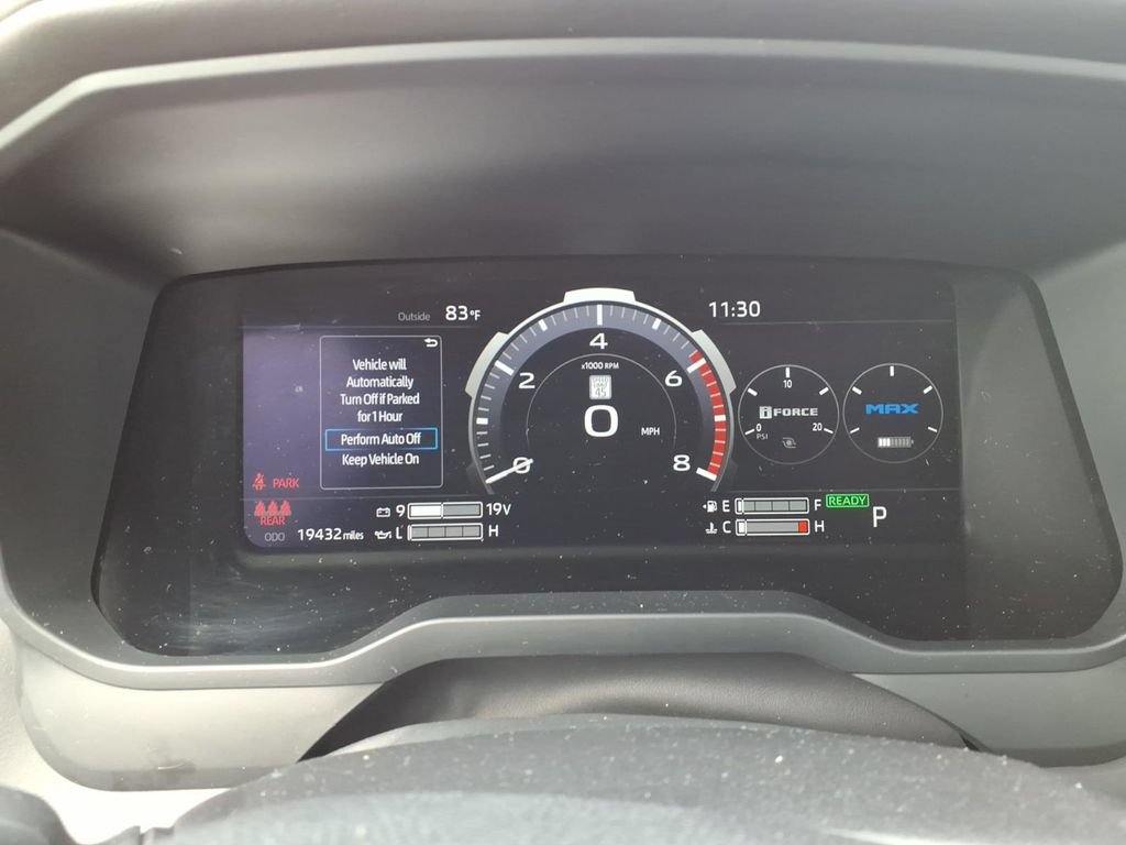 Used 2025 Toyota Tundra Platinum AWD/4WD image 17