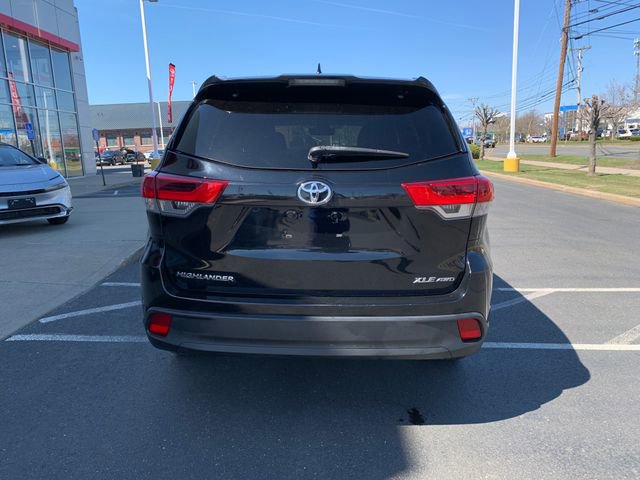 Used 2019 Toyota Highlander XLE image 4