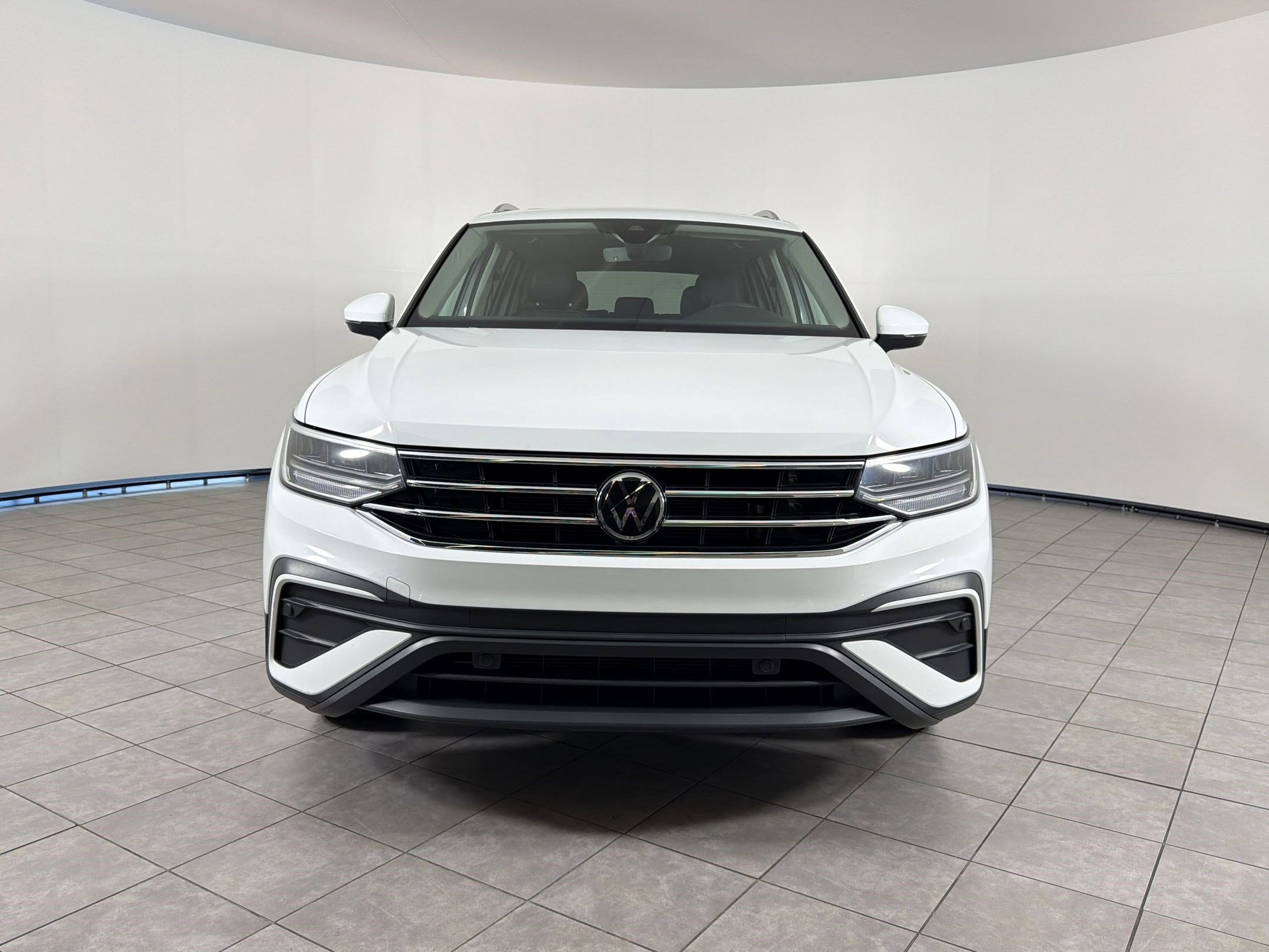 Used 2022 Volkswagen Tiguan SE AWD/4WD image 6
