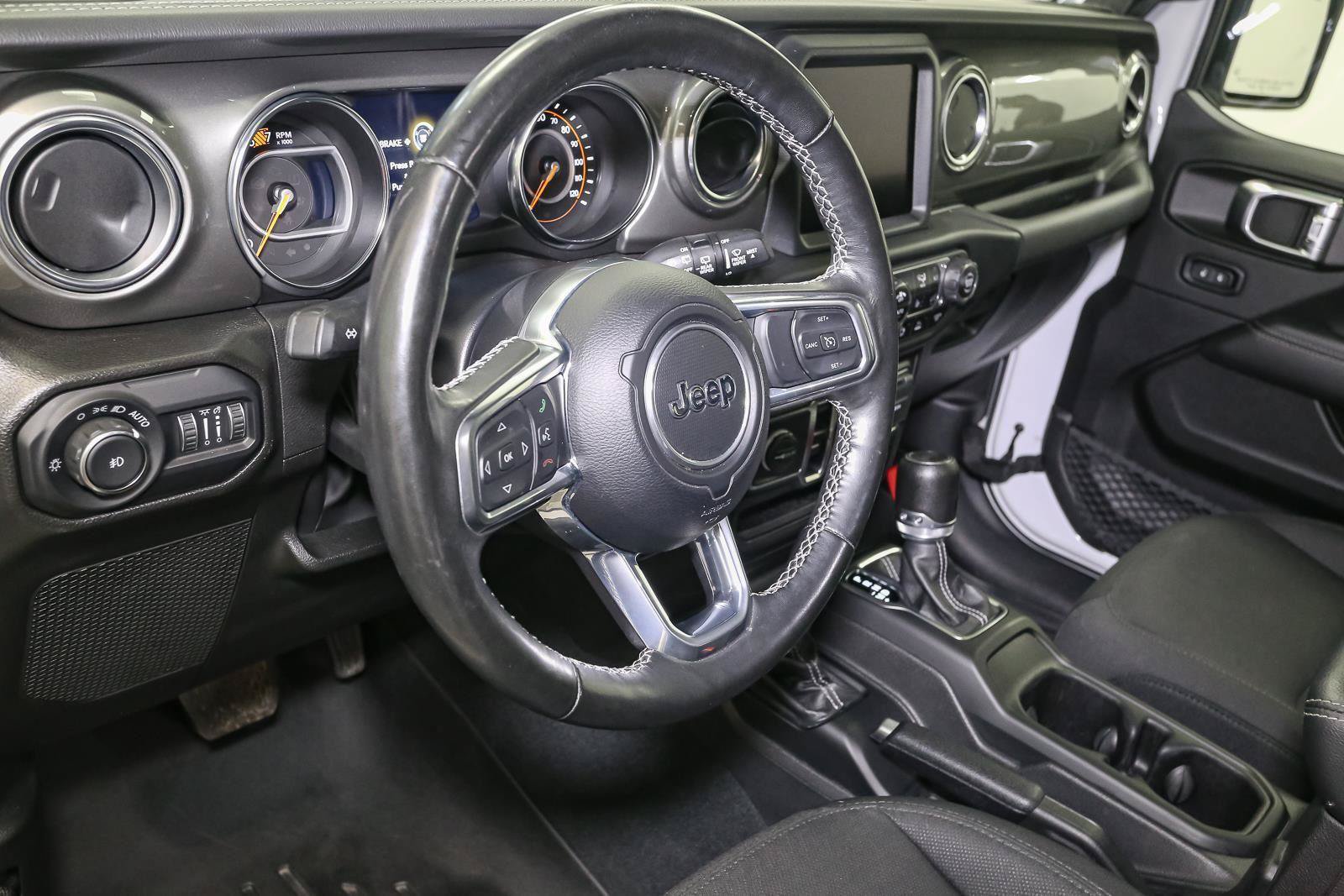 Used 2022 Jeep Wrangler Unlimited Sahara w/ LED Lighting Group AWD/4WD image 25