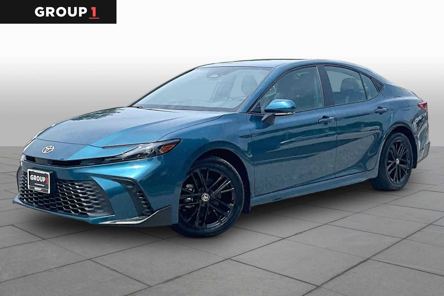 Used 2025 Toyota Camry SE w/ Convenience Package
