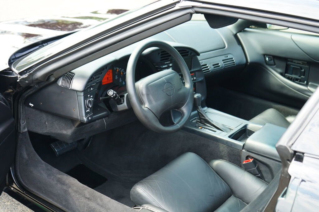 Used 1995 Chevrolet Corvette Coupe image 10