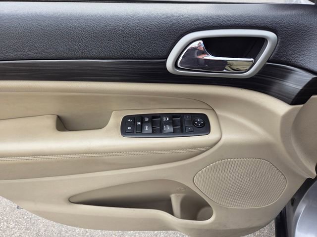 Used 2019 Jeep Grand Cherokee Laredo image 17