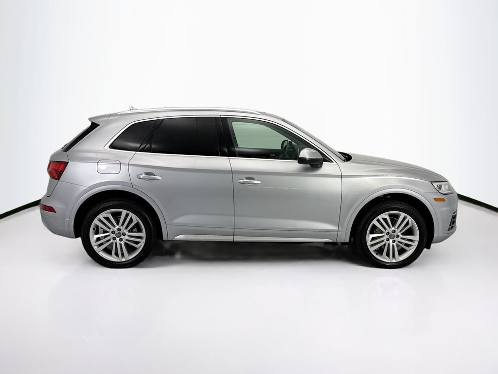 Used 2019 Audi Q5 2.0T Premium Plus w/ Premium Plus Package AWD/4WD image 4