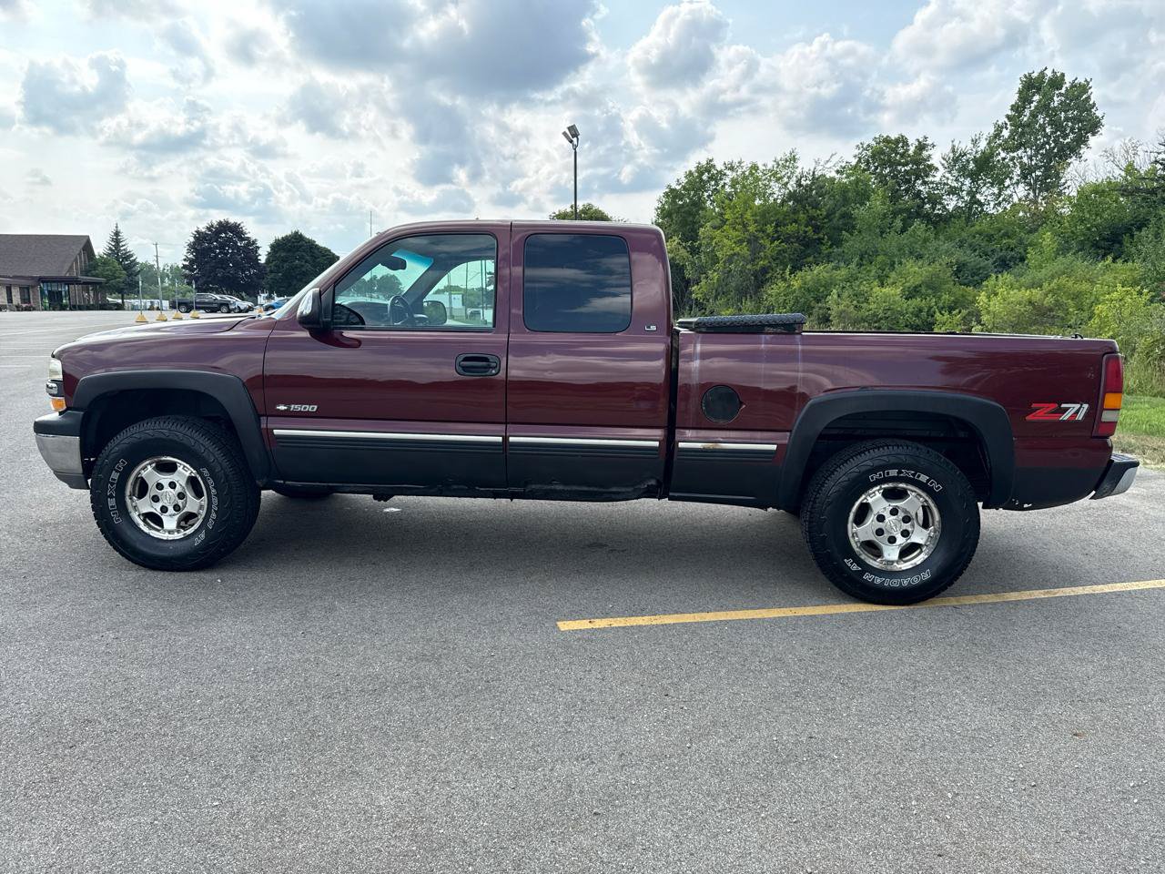 Used 2000 Chevrolet Silverado 1500 LS AWD/4WD image 8