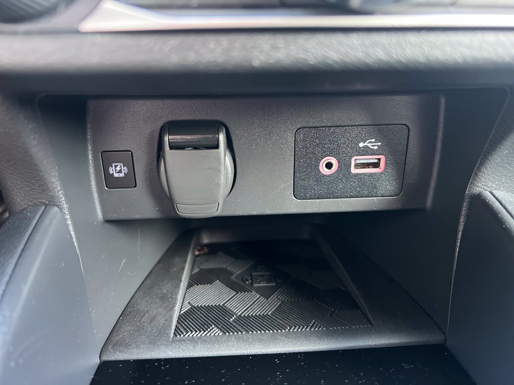 Used 2025 Nissan Versa SV FWD image 15