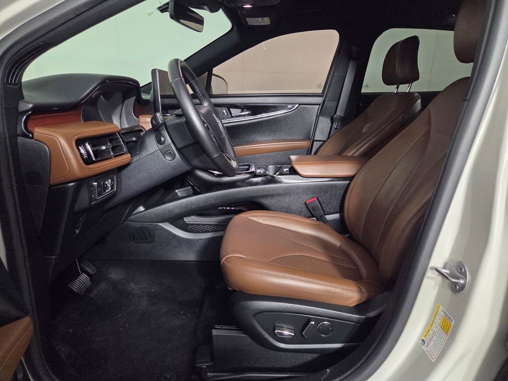 Used 2022 Lincoln Nautilus Reserve w/ Luxury Package image 12