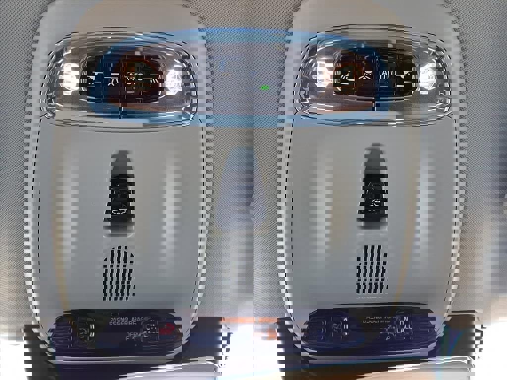 Used 2020 Volvo XC90 T6 Momentum w/ Protection Package Premier image 30