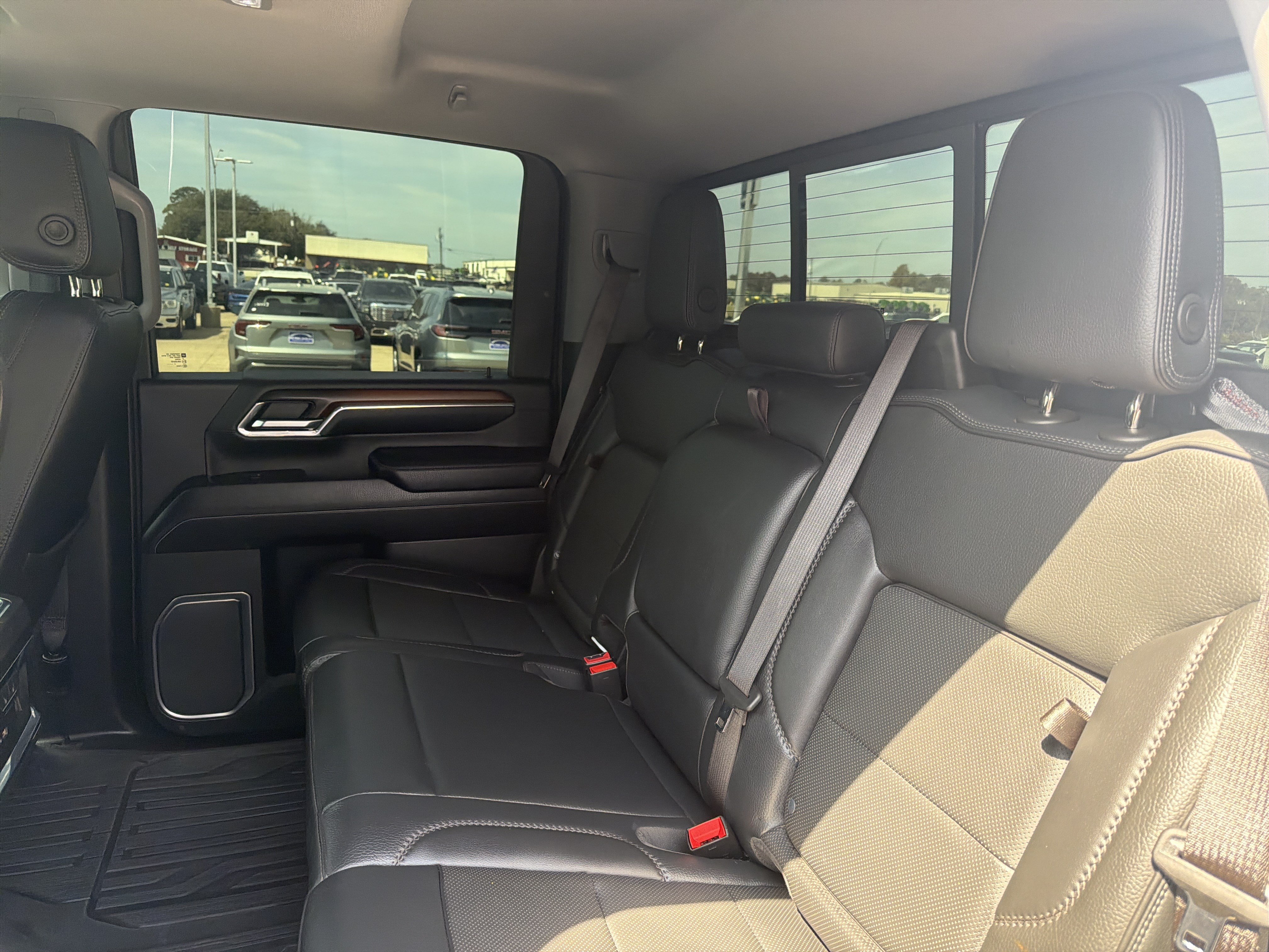 Used 2024 GMC Sierra 2500 Denali w/ Denali Reserve Package AWD/4WD image 6