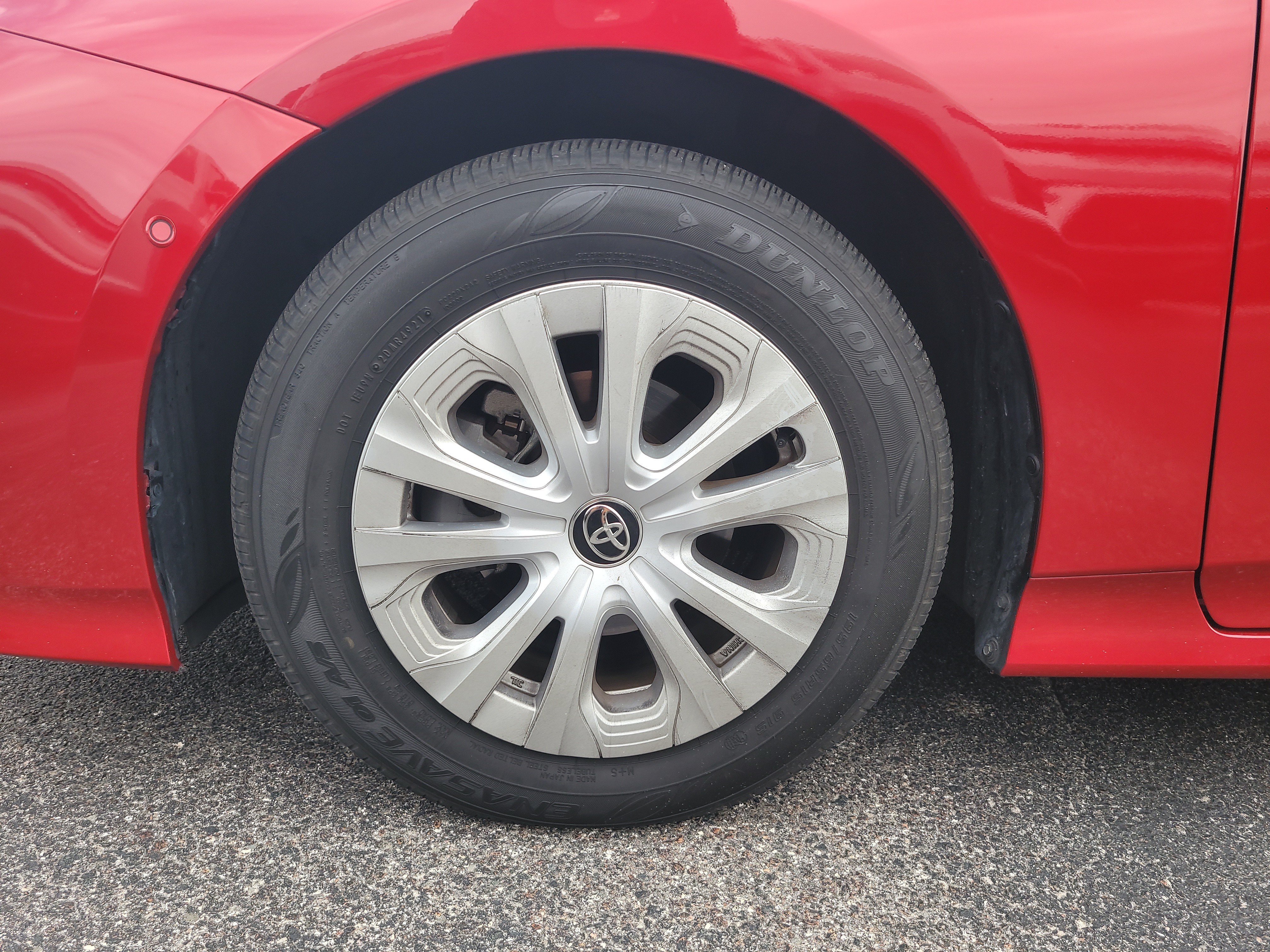 Used 2022 Toyota Prius LE FWD image 9