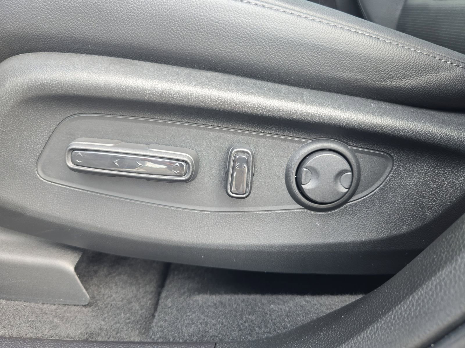 Certified 2025 Honda CR-V EX-L image 16