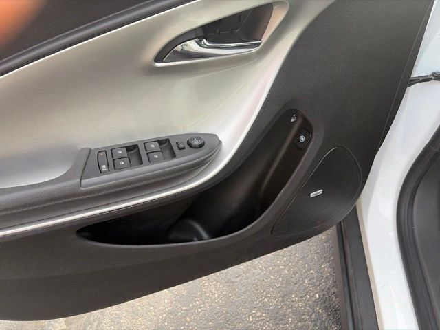 Used 2012 Chevrolet Volt Premium w/ Premium Trim Package FWD image 9