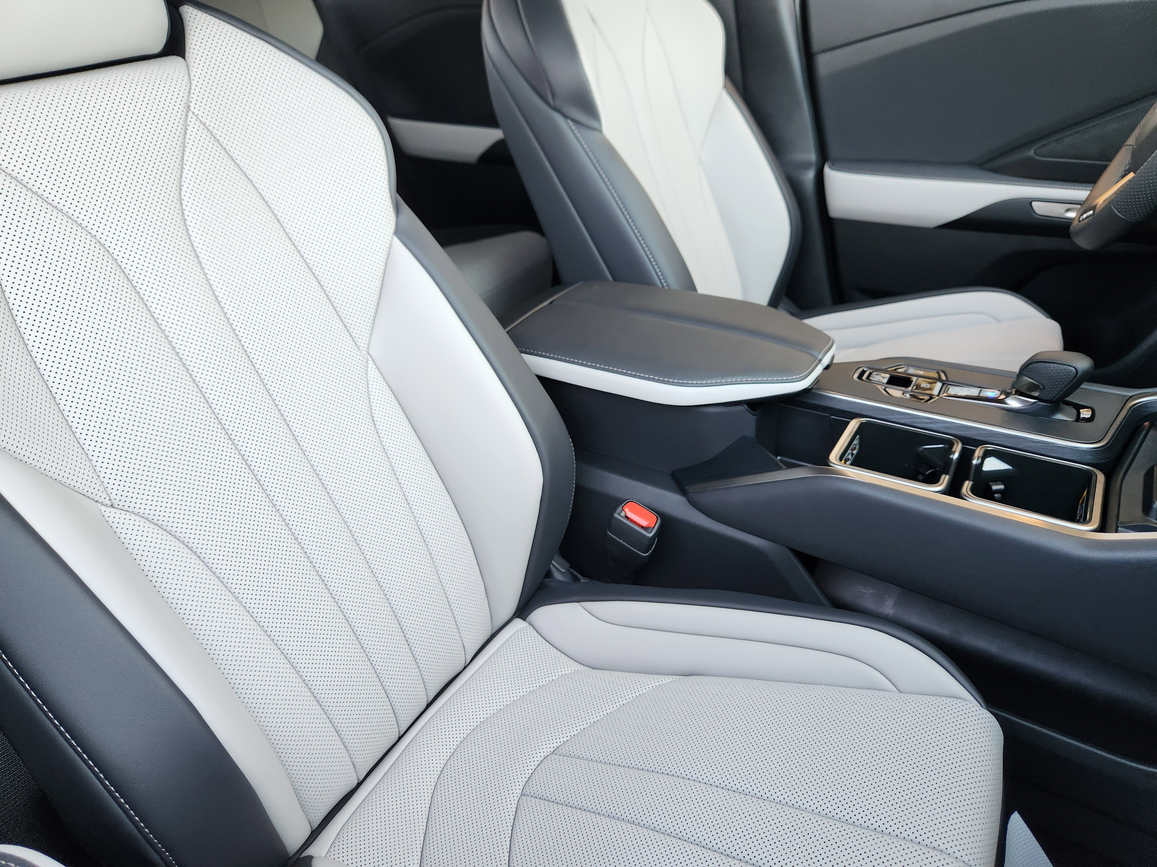 New 2026 Lexus TX 500h AWD image 10