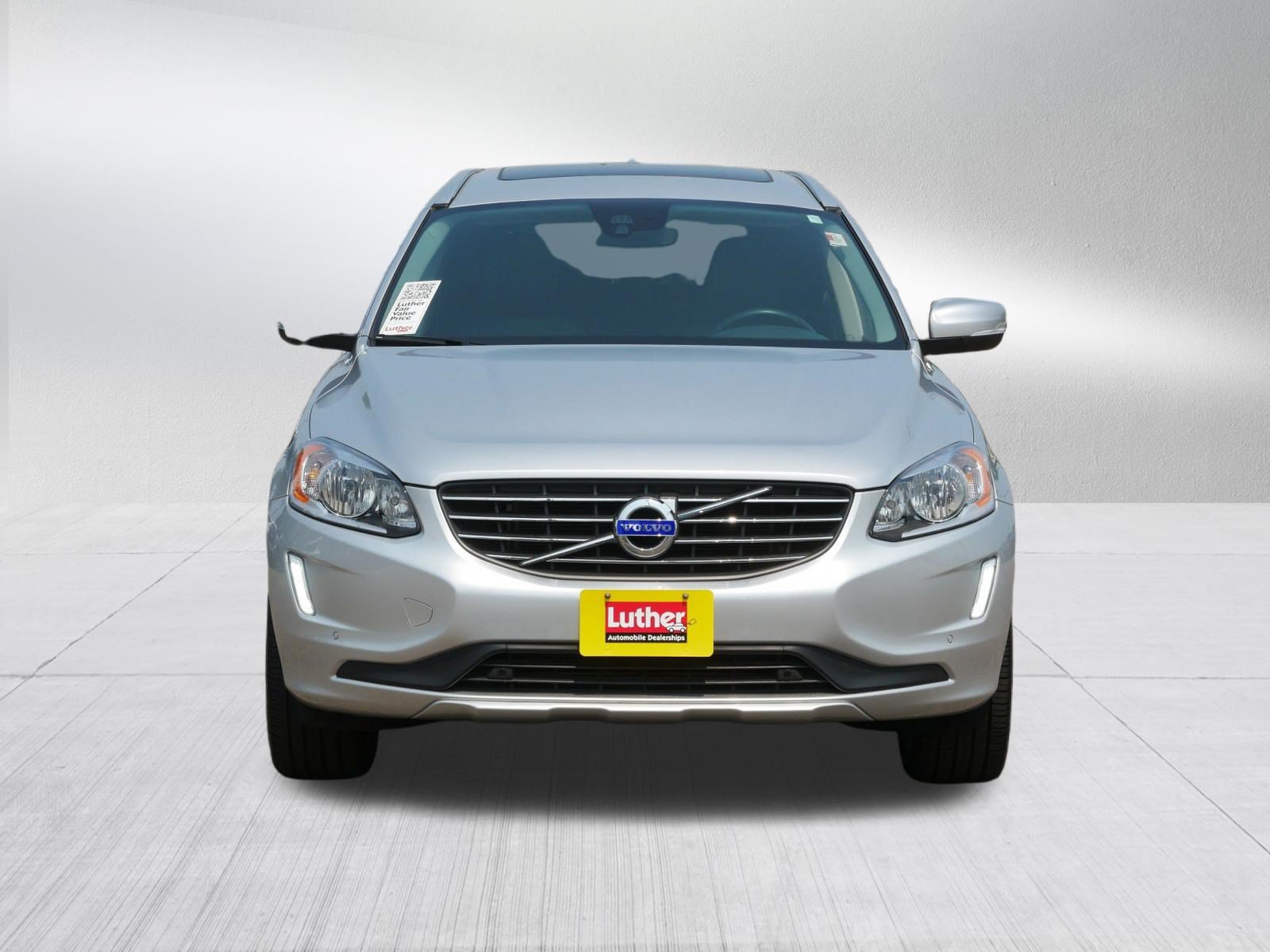 Used 2015 Volvo XC60 T6 w/ Proximity Package AWD/4WD image 2