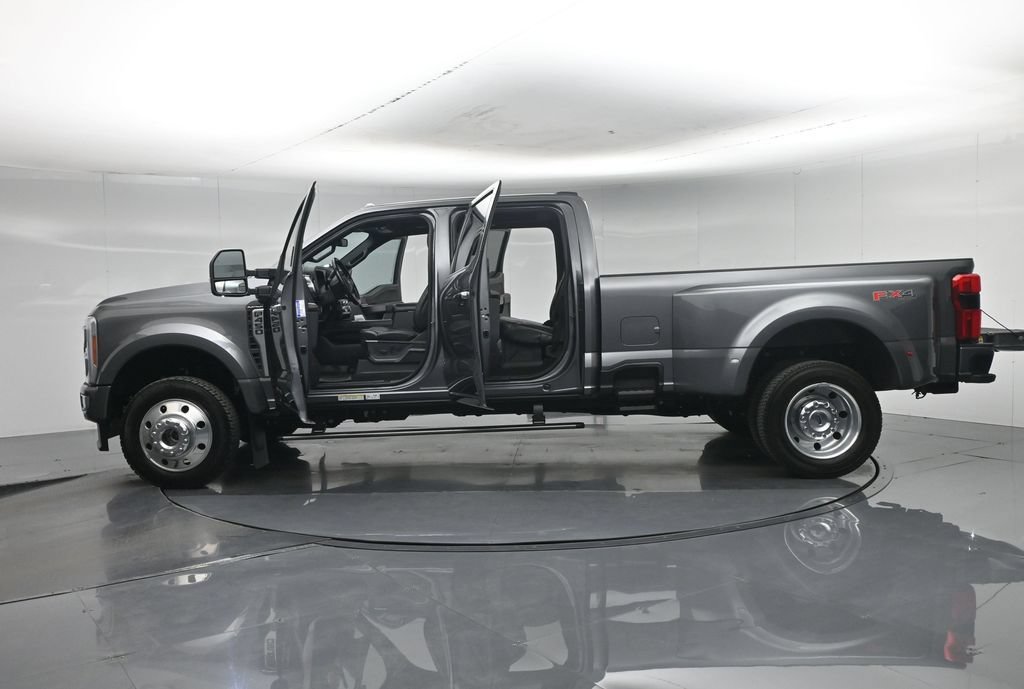 Certified 2023 Ford F450 Platinum w/ FX4 Off-Road Package AWD/4WD image 43