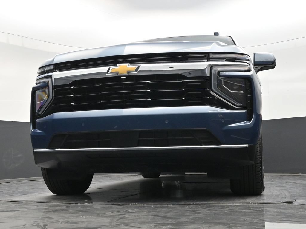 Used 2025 Chevrolet Suburban LS RWD image 29