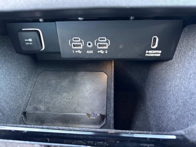 Used 2022 Jeep Wagoneer Series III w/ Flexible Seating Group image 29